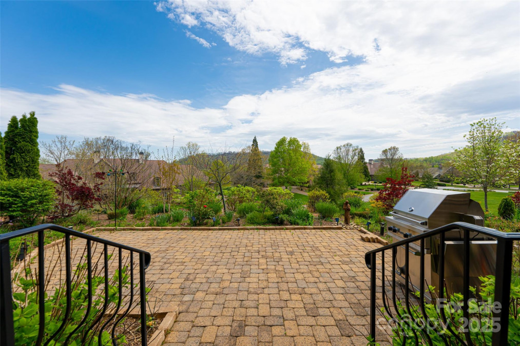 6 Golfside Ct Arden, NC 28704