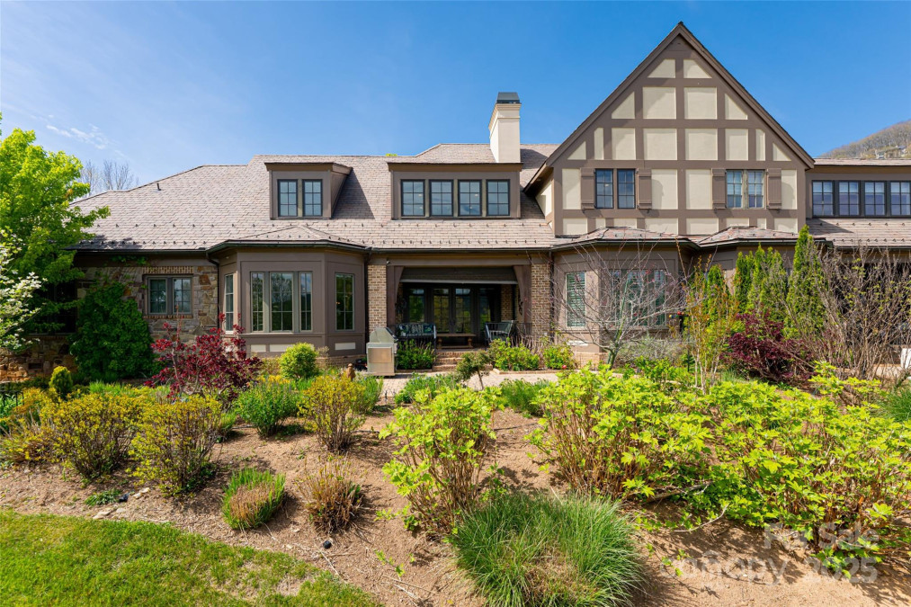 6 Golfside Ct Arden, NC 28704