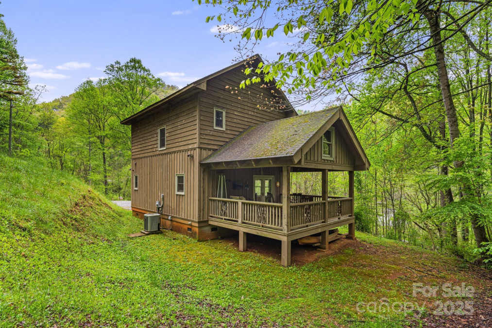 79 Slumber Ln Sylva, NC 28779