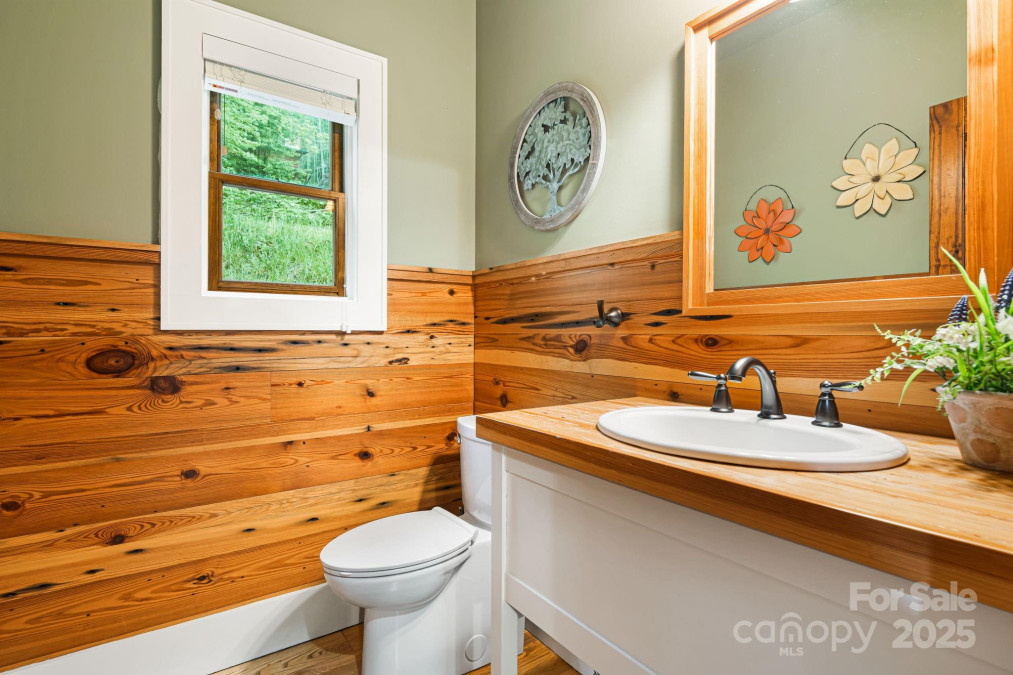 79 Slumber Ln Sylva, NC 28779