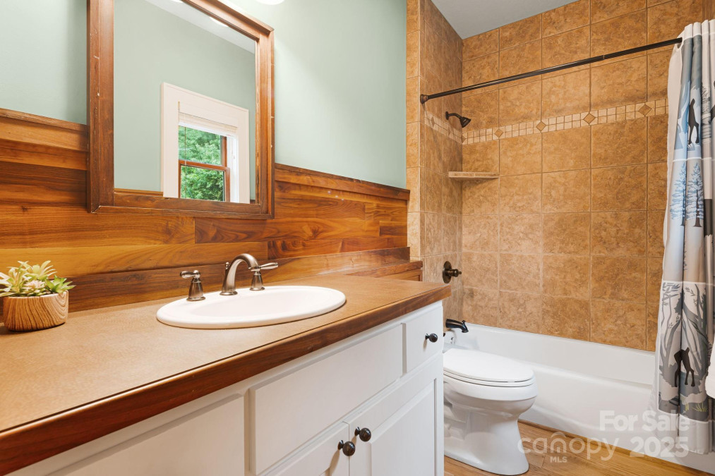 79 Slumber Ln Sylva, NC 28779
