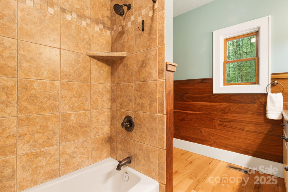 79 Slumber Ln Sylva, NC 28779