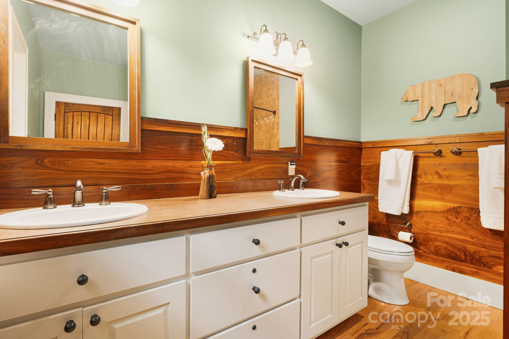 79 Slumber Ln Sylva, NC 28779