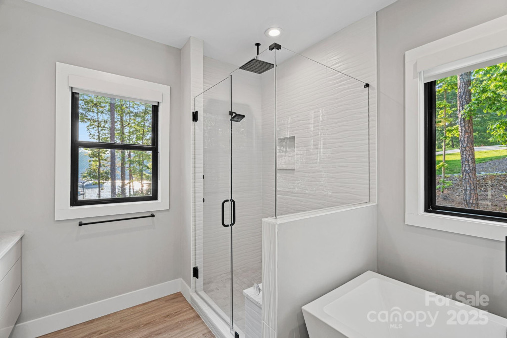 127 Holt Ln Mooresville, NC 28117