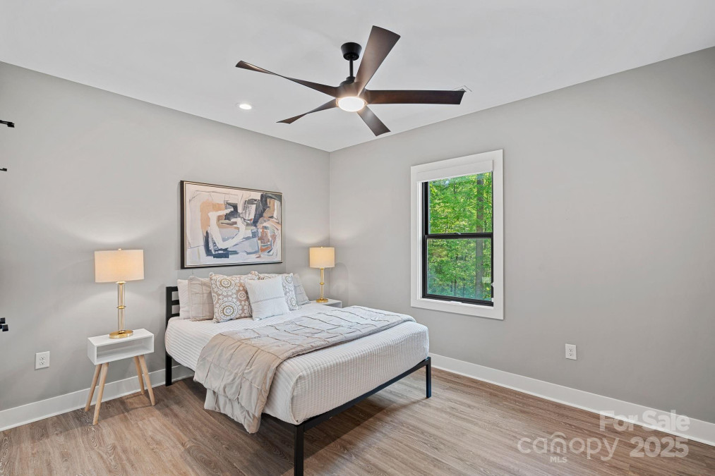 127 Holt Ln Mooresville, NC 28117