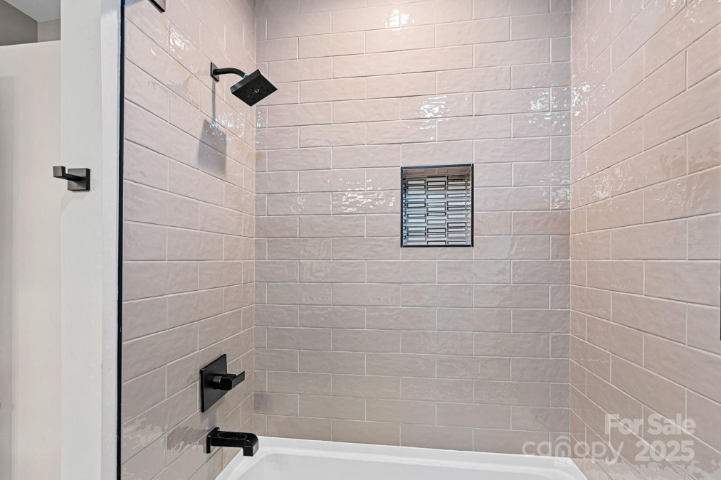 127 Holt Ln Mooresville, NC 28117