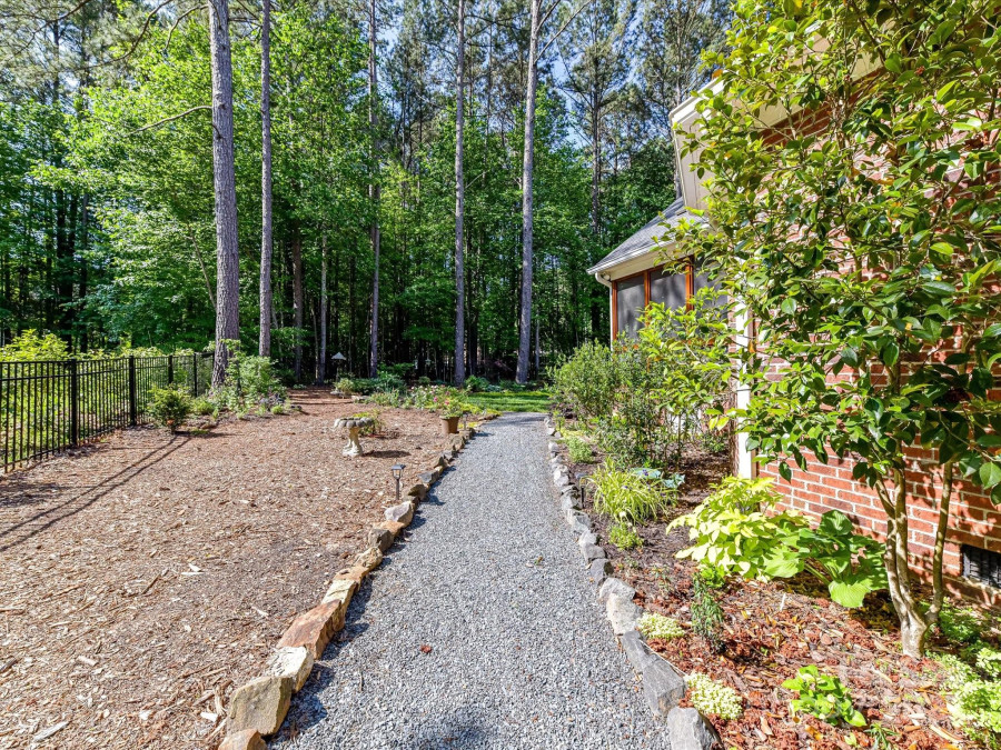 3519 Weddington Oaks Dr Matthews, NC 28104