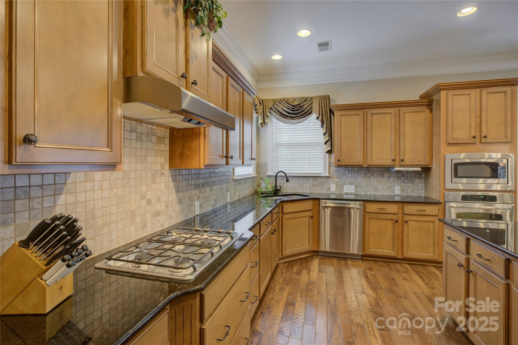16519 Flintrock Falls Ln Charlotte, NC 28278