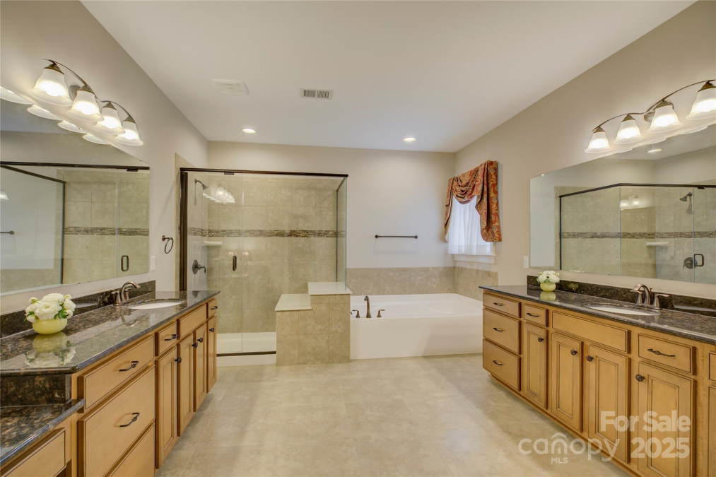 16519 Flintrock Falls Ln Charlotte, NC 28278