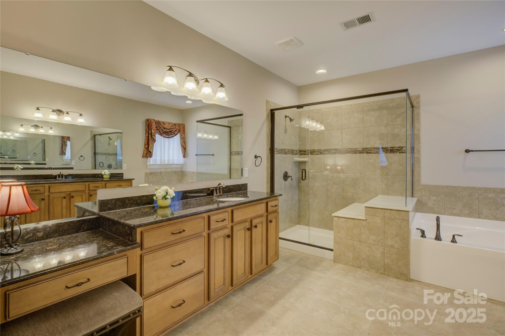16519 Flintrock Falls Ln Charlotte, NC 28278