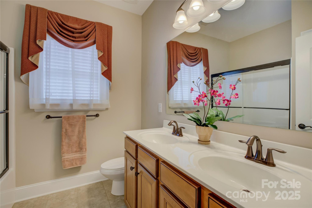 16519 Flintrock Falls Ln Charlotte, NC 28278
