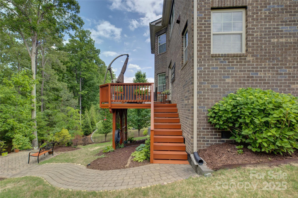 16519 Flintrock Falls Ln Charlotte, NC 28278
