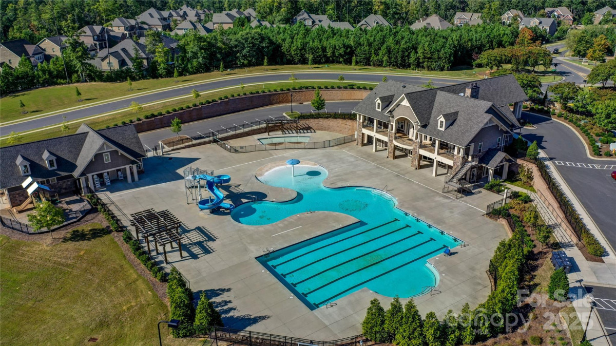 16519 Flintrock Falls Ln Charlotte, NC 28278