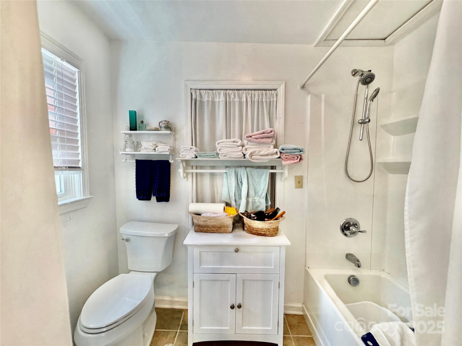341 Eastover Cir Lenoir, NC 28645