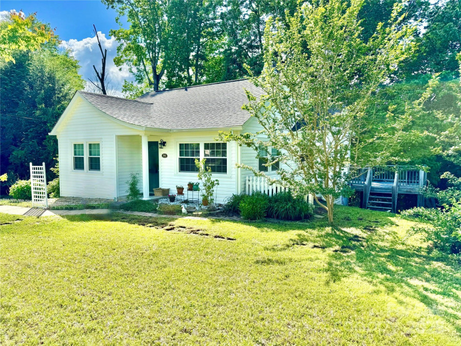 341 Eastover Cir Lenoir, NC 28645