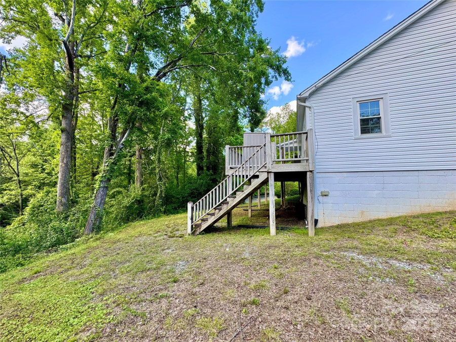 341 Eastover Cir Lenoir, NC 28645