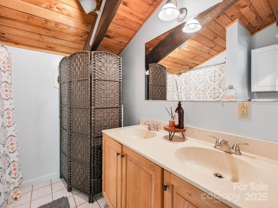 212 Rosy Branch Farm Rd Black Mountain, NC 28711