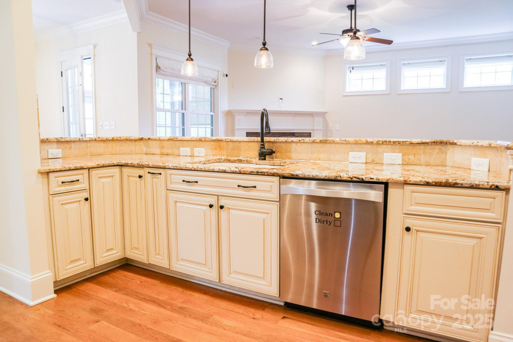 1215 39th Ave Hickory, NC 28601