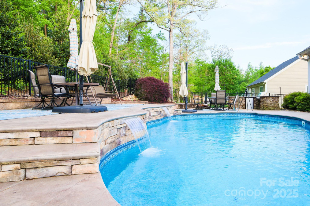 1215 39th Ave Hickory, NC 28601