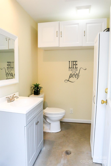 1215 39th Ave Hickory, NC 28601