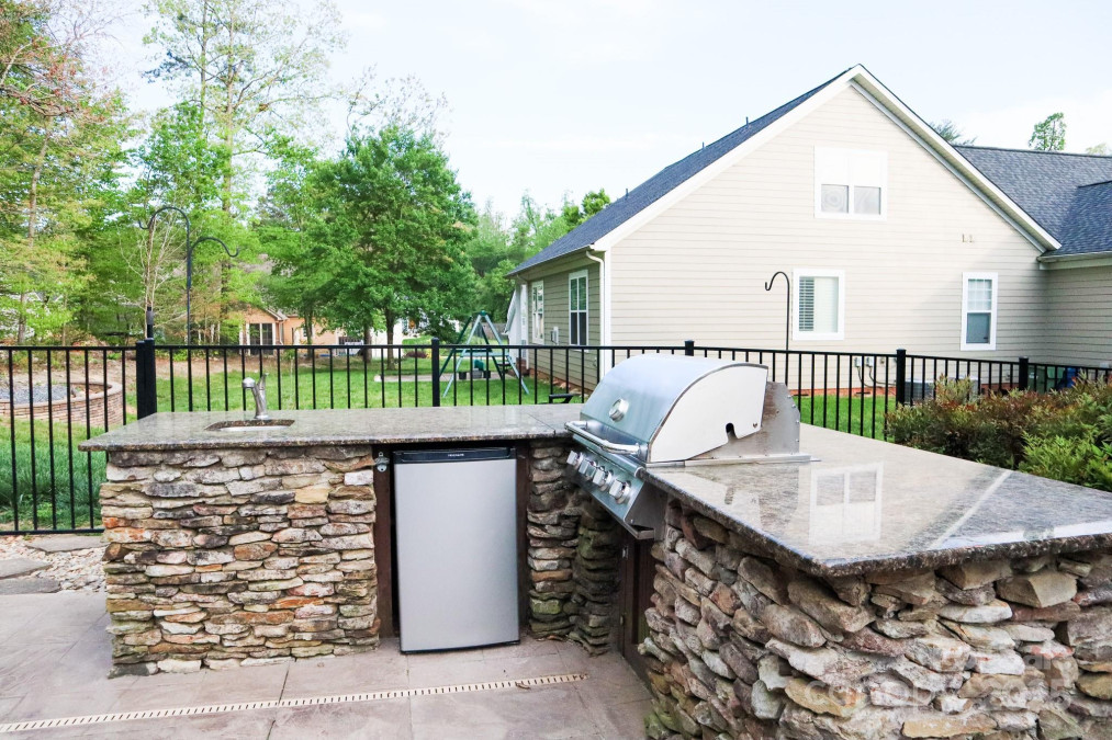 1215 39th Ave Hickory, NC 28601