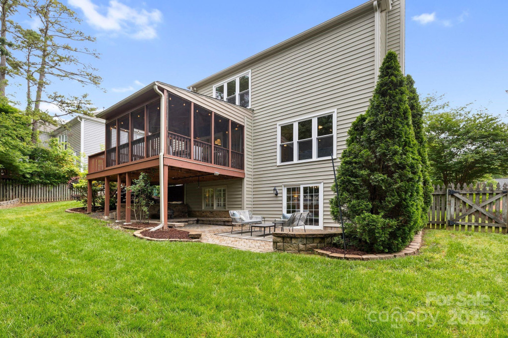 2710 Providence Spring Ln Charlotte, NC 28270