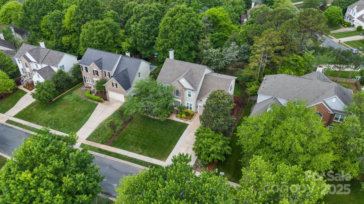 2710 Providence Spring Ln Charlotte, NC 28270