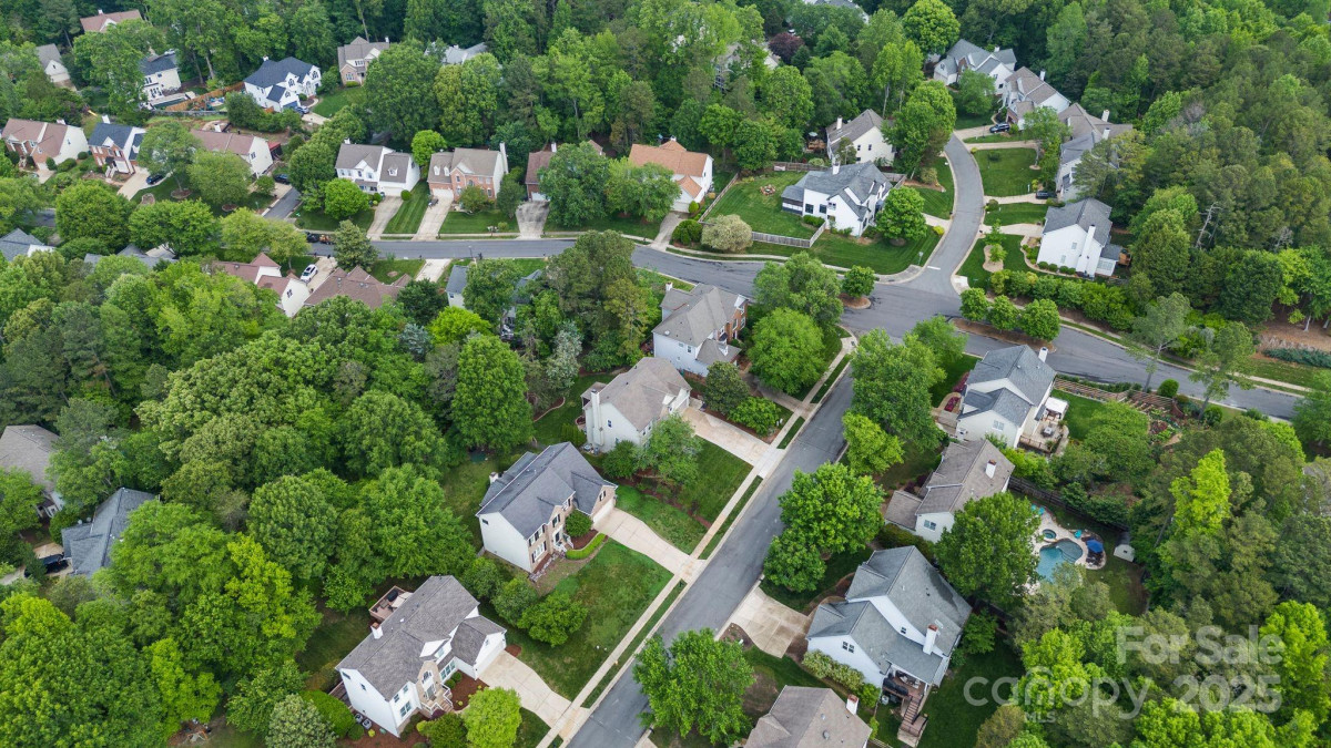 2710 Providence Spring Ln Charlotte, NC 28270