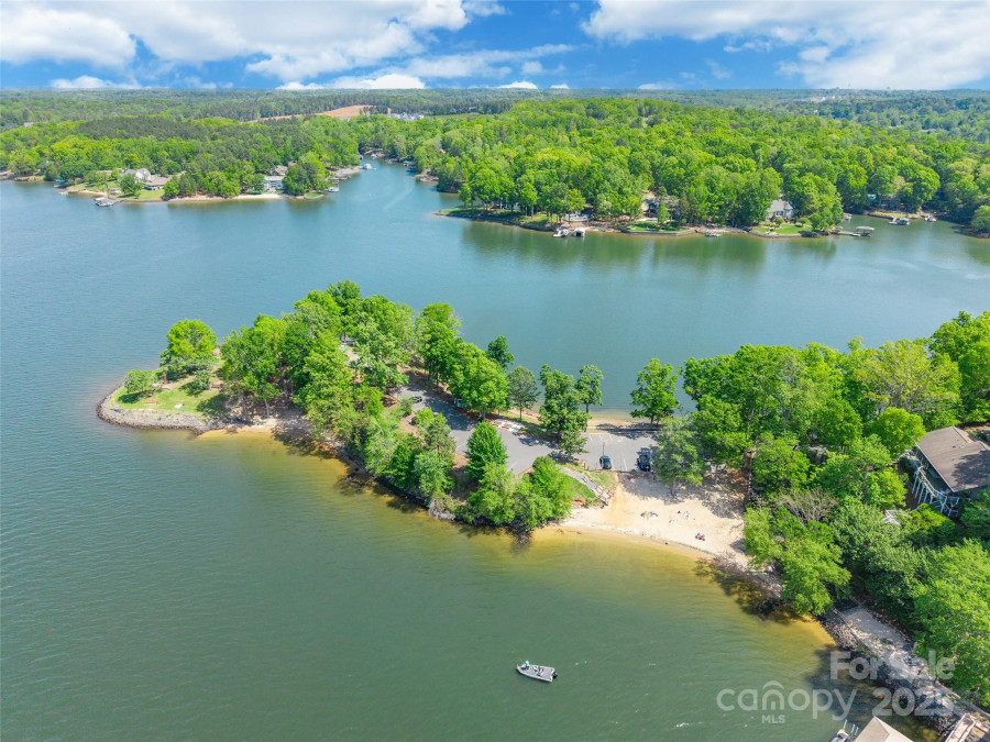 9012 Windjammer Dr Tega Cay, SC 29708