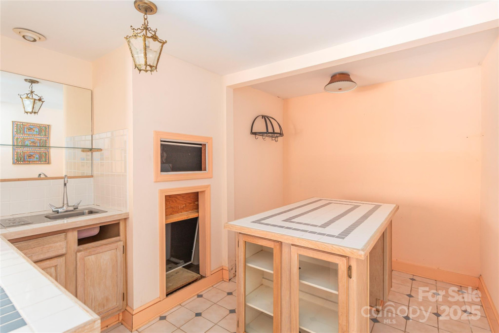 220 Ridge Rd Waynesville, NC 28786