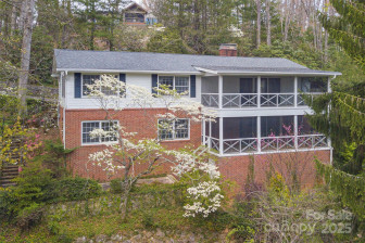 220 Ridge Rd Waynesville, NC 28786
