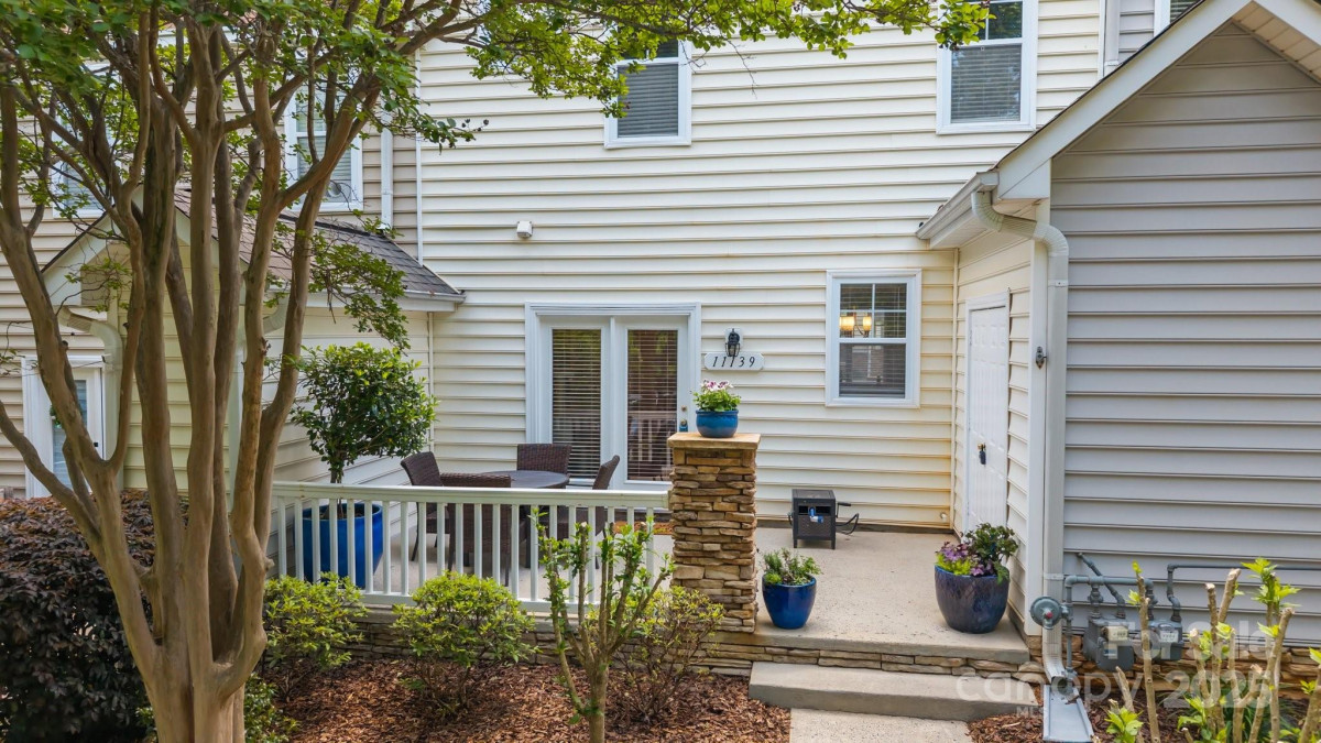 11139 Dundarrach Ln Charlotte, NC 28277