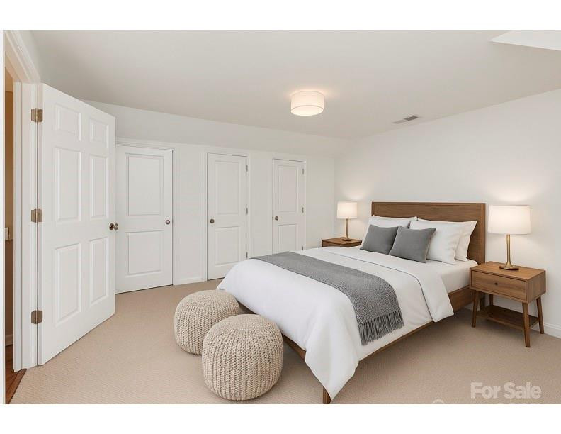 4467 Woodlark Ln Charlotte, NC 28211
