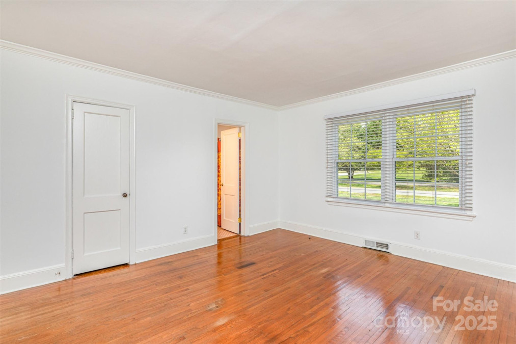 4467 Woodlark Ln Charlotte, NC 28211