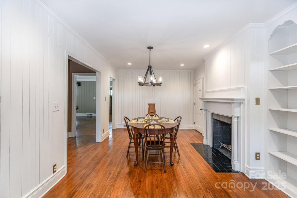 4467 Woodlark Ln Charlotte, NC 28211