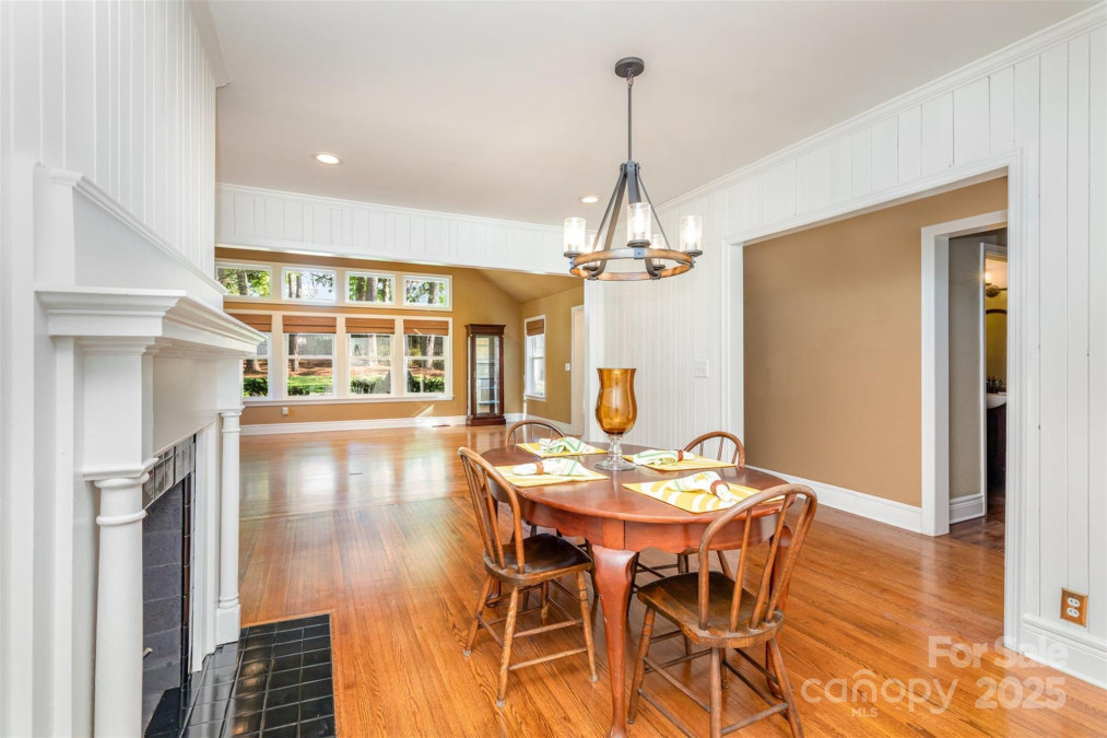 4467 Woodlark Ln Charlotte, NC 28211