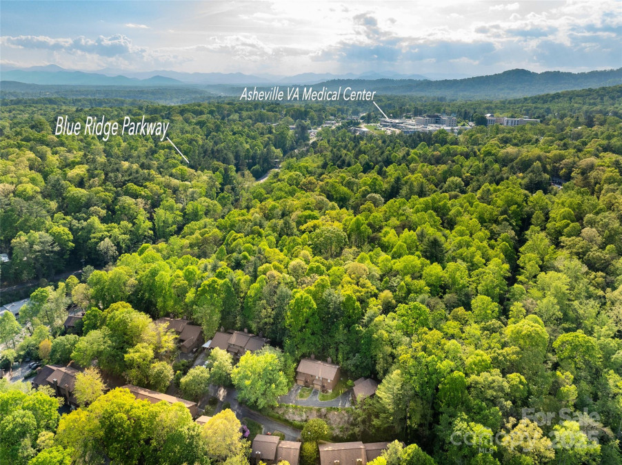802 Parkway Vista Dr Asheville, NC 28805