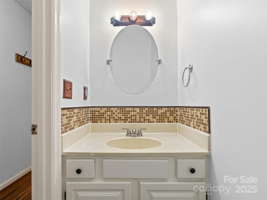 802 Parkway Vista Dr Asheville, NC 28805