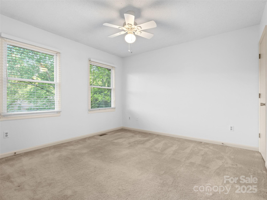 802 Parkway Vista Dr Asheville, NC 28805