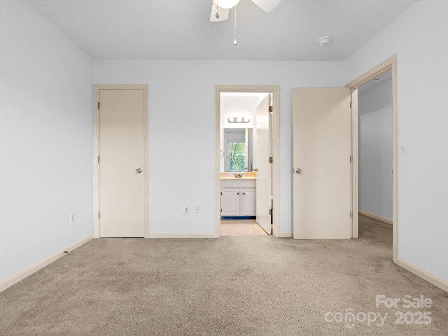 802 Parkway Vista Dr Asheville, NC 28805