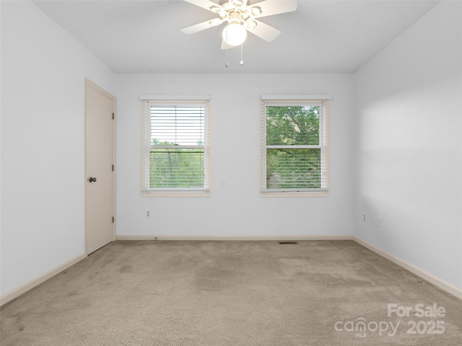 802 Parkway Vista Dr Asheville, NC 28805
