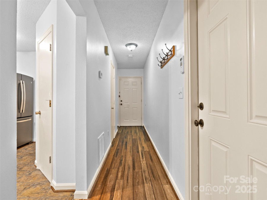 802 Parkway Vista Dr Asheville, NC 28805
