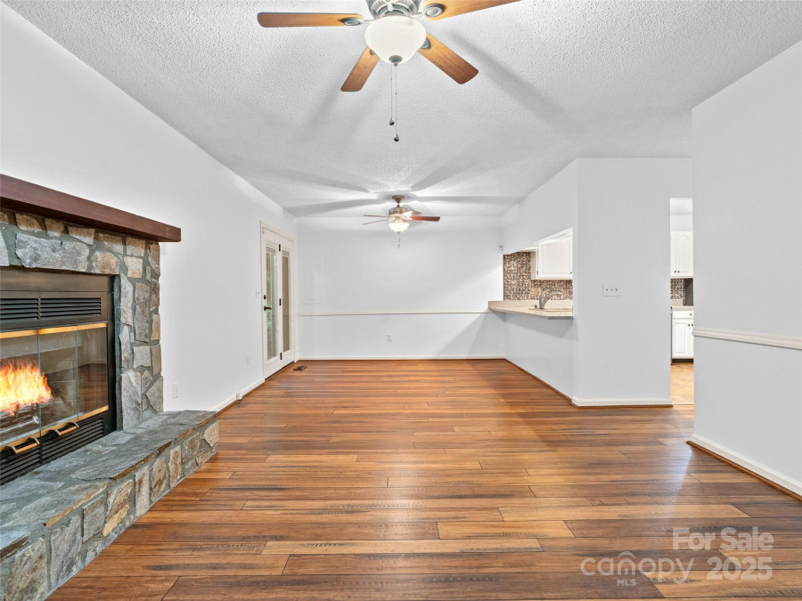 802 Parkway Vista Dr Asheville, NC 28805