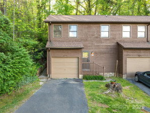802 Parkway Vista Dr Asheville, NC 28805