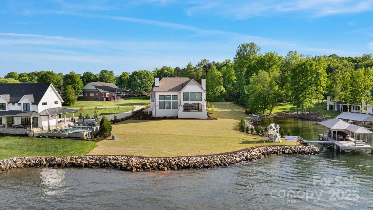 7679 Rabbit Cir Denver, NC 28037