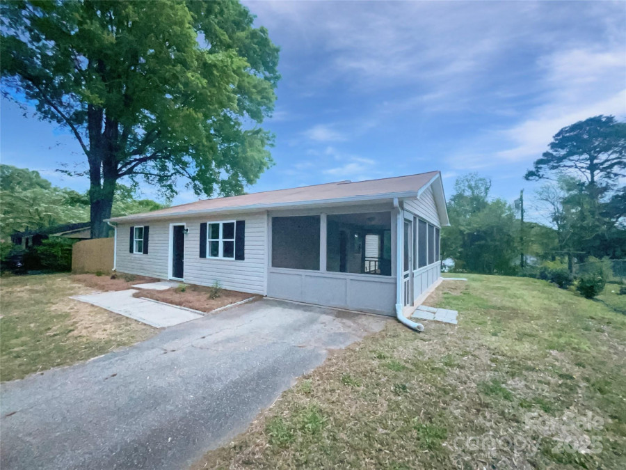 109 Downing St Troutman, NC 28166