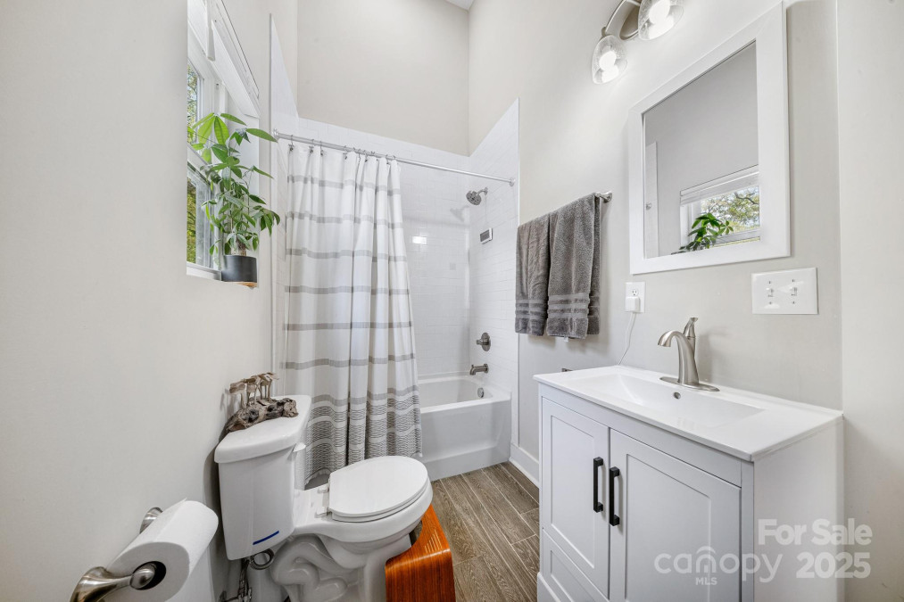 1115 Greenleaf Ave Charlotte, NC 28202