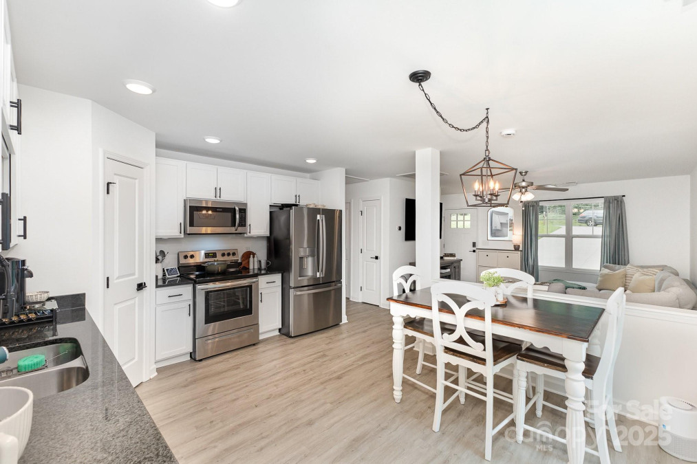 409 Woodcrest Ln Albemarle, NC 28001