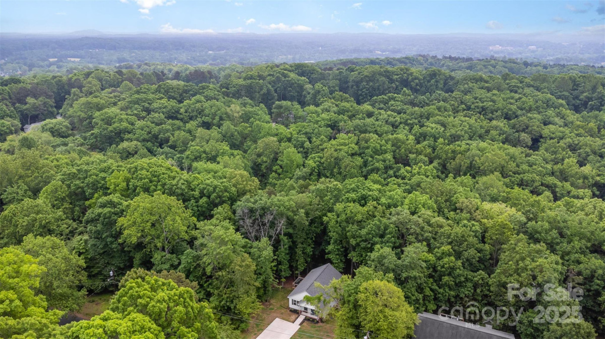 409 Woodcrest Ln Albemarle, NC 28001