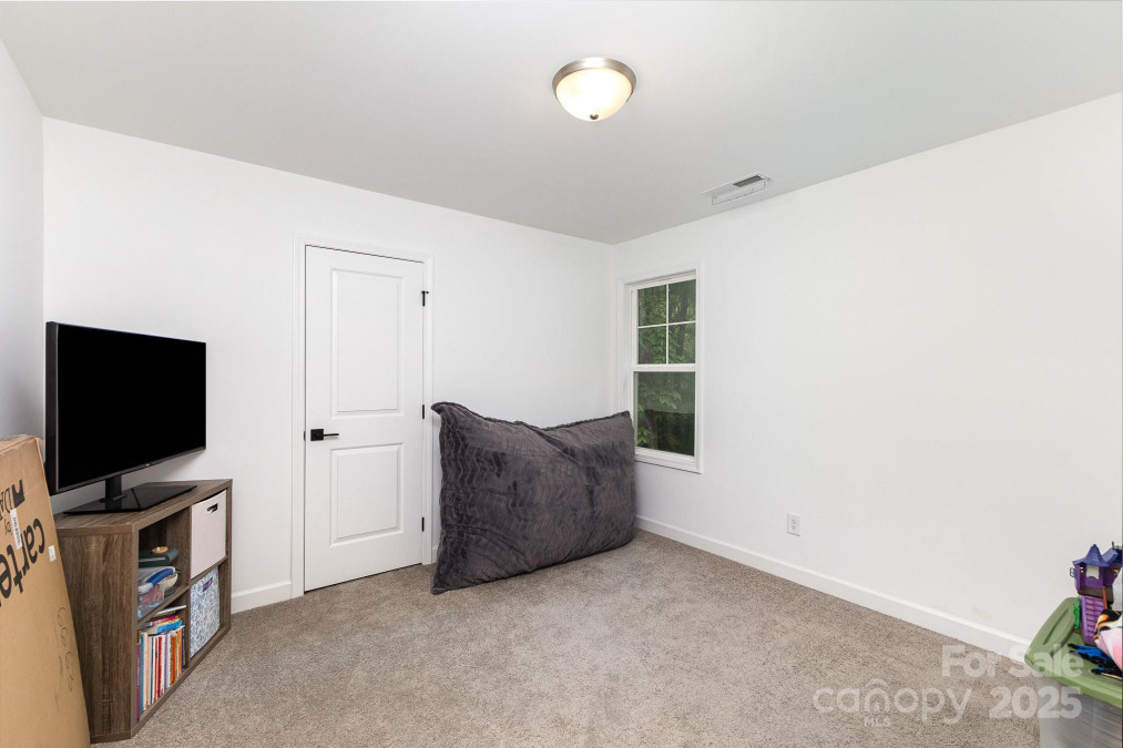 409 Woodcrest Ln Albemarle, NC 28001